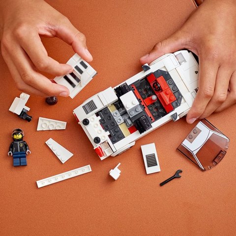 Конструктор LEGO Швидкісні перегони Lamborghini Countach (76908) Прев'ю 6